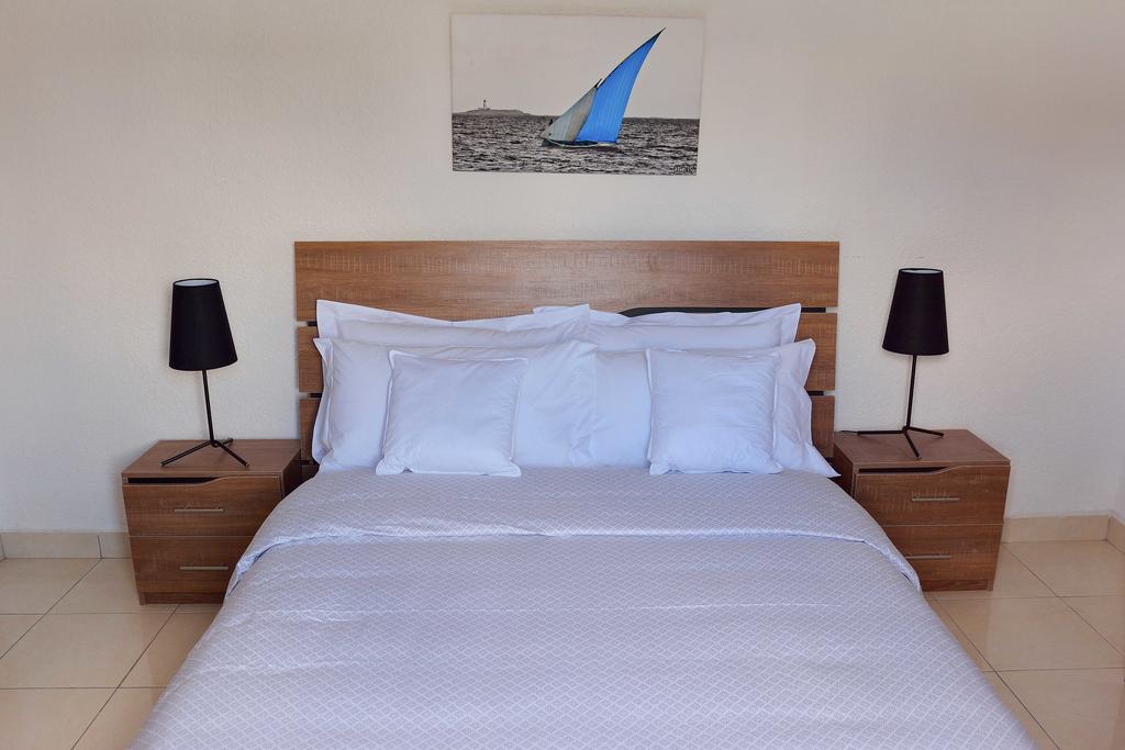 Silverleaf Service Apartments Flic en Flac Экстерьер фото